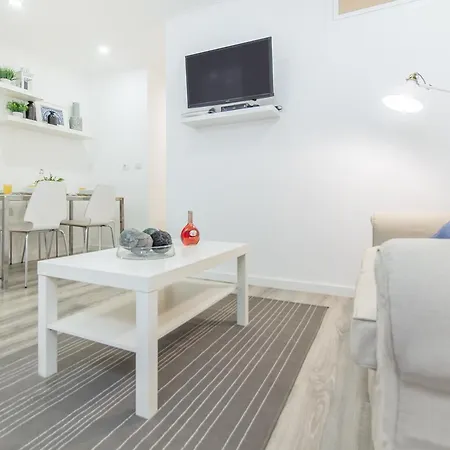 Santos Modern Flat *