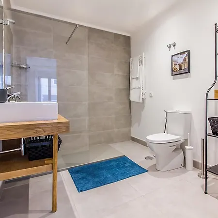 Santos Modern Flat *