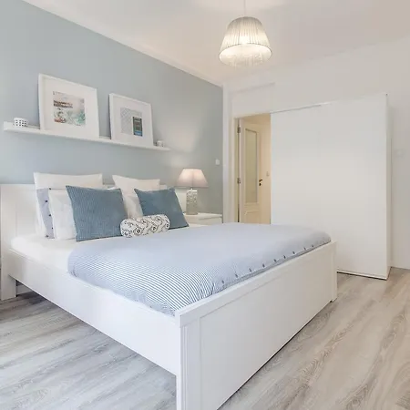 Santos Modern Flat